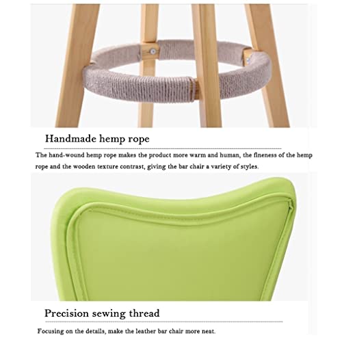 Tabourets de bar cuisine beige pour un îlot central moderne et chaleureux