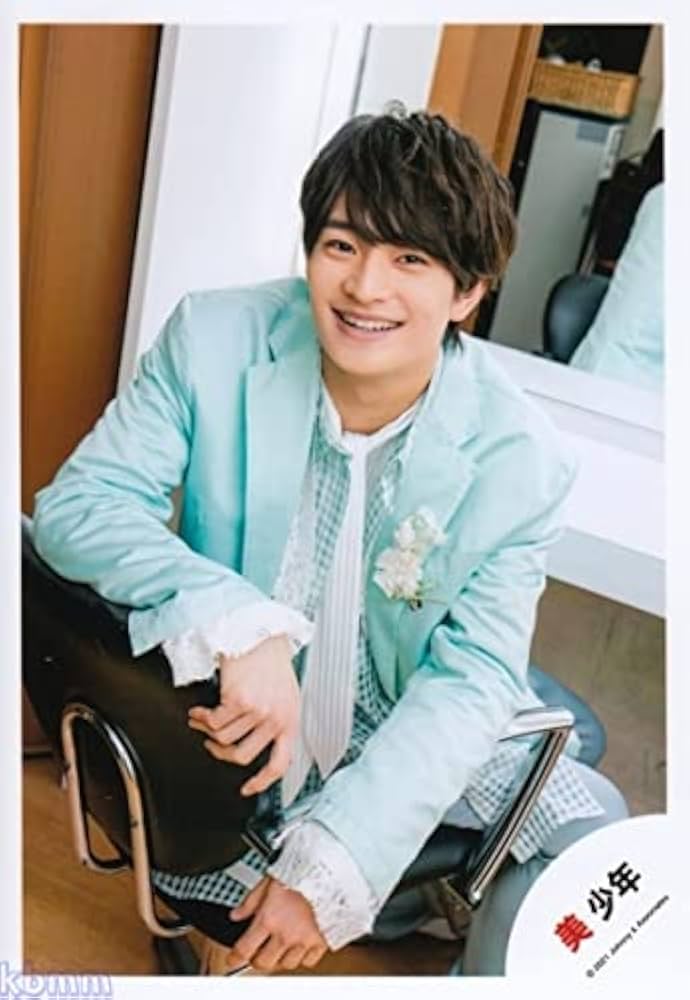 Amazon.co.jp: 美 少年 公式 生 写真（浮所飛貴）BSN00100