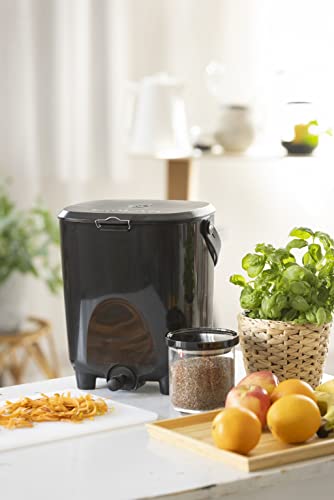 Image of Biolan Bokashi Composting Set - Durable Compost Bin (10l) with Airtight Lid, Leak-Free Tap, made Plastic, Contains EM-Bokashi Bran (1 kg). (Black)