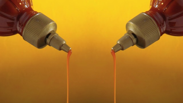 TABASCO Brand Salsa Picante, Vibrant & Mild Hot Sauce, Easy-to-Squeeze Bottle, Thicker Mexican Style with Authentic Peppers, Garlic & Spices, Great on Tacos & More, 8.6 Fl Oz (Pack of 1)