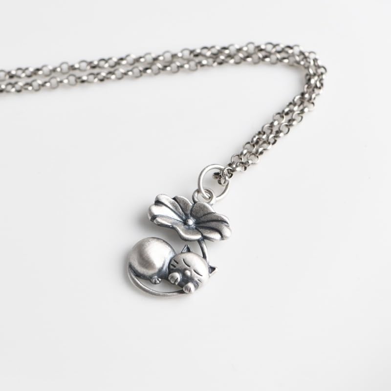 Collier pendent chat style vintage résout le manque d'originalité