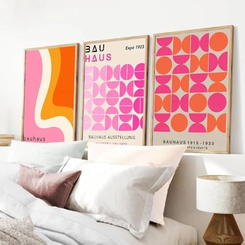 Peinture moderne rose géométrique pour rafraîchir un mur de salon sans travaux