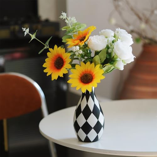 Vase noir et blanc moderne pour raviver une étagère de chambre vide - 3
