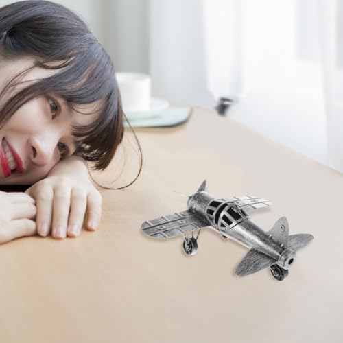Avión de metal de estilo antiguo ideal como adorno retro para regalar en cumpleaños y aniversarios 7