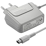 【Spécifications stables et supérieures】Doté d'un design de charge directe pratique, notre chargeur 3ds prend en charge une large plage de tension d'entrée mondiale : CA 100-240V. La tension de sortie stable garantit une alimentation constante, afin de répondre optimalement aux besoins des différentes consoles Nintendo 3DS et compatibles. Équipé d'un câble secteur flexible et durable de 1,2 m, il se distingue par son excellente robustesse et constitue une alternative parfaite à l'accessoire d'origine.
