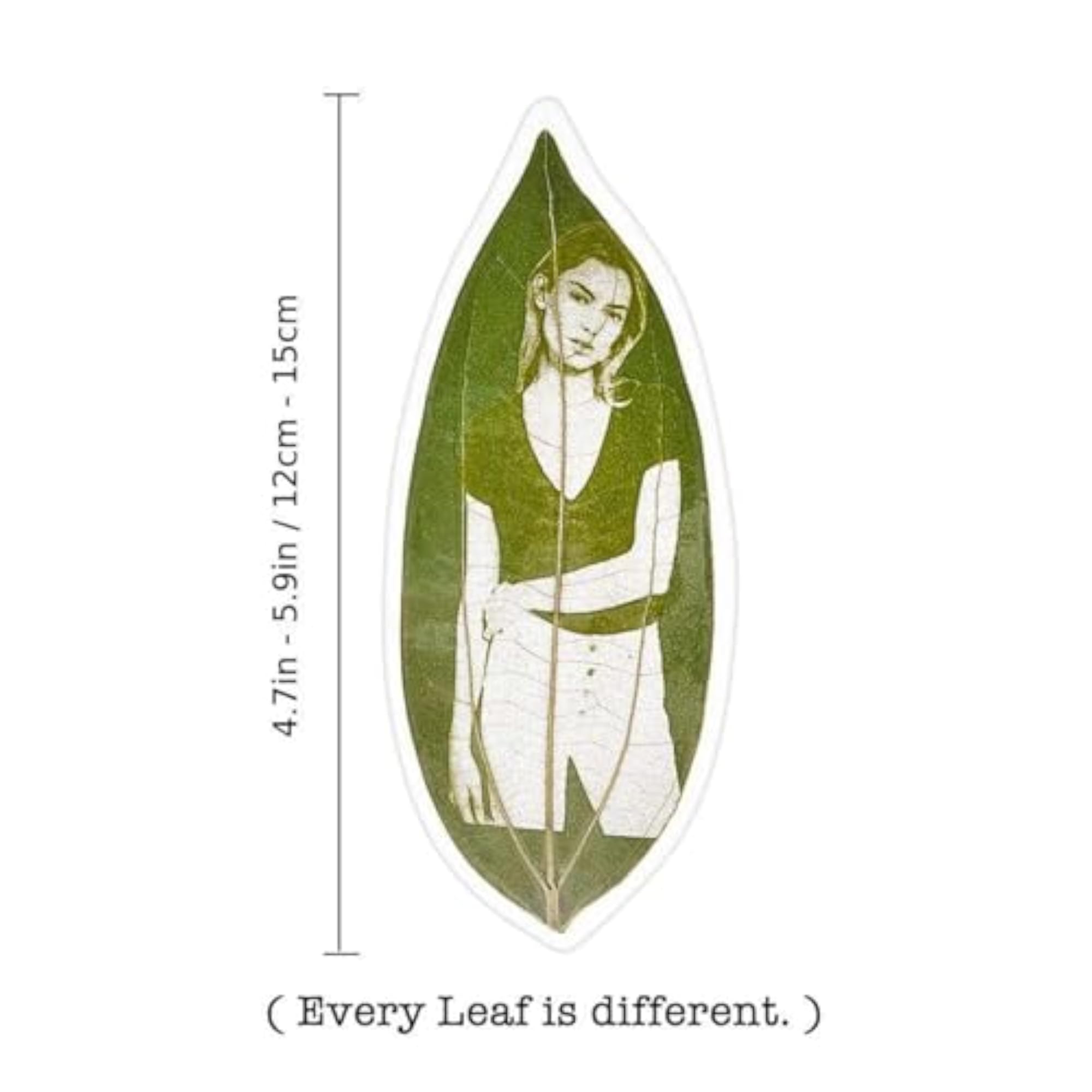 Customized Leaf Carving Art in Natural Leaf