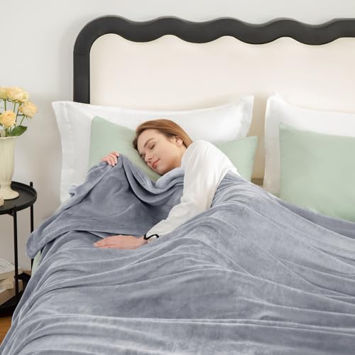 WAVVE Kuscheldecke Flauschig Decke Fleecedecke - Sofadecke 150x200 cm Warm Wohndecke Couchdecke, Hellgrau Decke Weich Sofaüberwurf XL