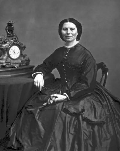 Amazon.com: New 8x10 Photo: Clara Barton Angel of Battlefield: Prints ...