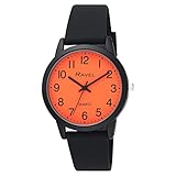 Hiermit stellt Ravel seine schwarze Silikon-Armbanduhrenserie vor. Diese Unisex-Uhr ist mit einem mattschwarzen 37-mm-Gehäuse ausgestattet und eignet sich für eine Vielzahl von Handgelenksgrößen. Zifferblatt in leuchtendes Orange mit deutlichen, auf einen Blick erkennbaren schwarzen Zahlen und Zeigern.