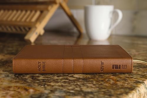 Image of Niv, Thinline Bible, Compact, Leathersoft, Brown, Red Letter, Comfort Print: New International Version, Brown, Leathersoft, Thinline, Red Letter, Comfort Print
