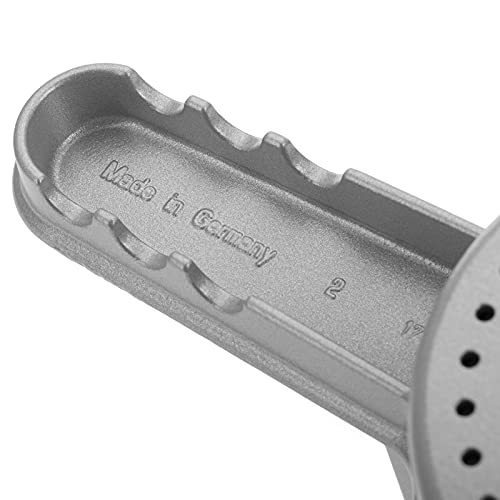 Foto von Westmark Spätzle-/Kartoffelpresse, Retro-Verpackung, Aluminiumdruckguss, 41 x 9,3 x 11 cm, Spätzlepress, Silber, 6110RT60