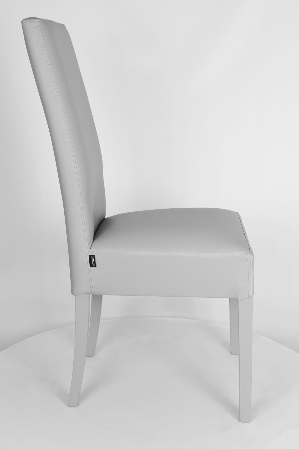 Tommychairs - Set 4 chaises LUISA pour cuisine, bar et salle à manger, robuste structure en bois de hêtre peindré en gris clair, assise et dossier rembourrés et revêtus en cuir artificiel gris clair
