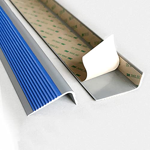 Carrelage glissant en intérieur : protégez vos bords de marche avec cet escalier non glissant