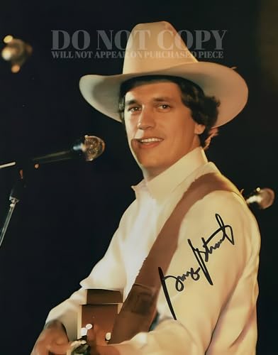 Photo de George Strait de 1984 pour décorer un salon au style rétro et vintage