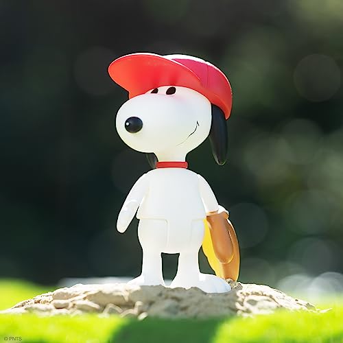 Super7 Peanuts Baseball Snoopy - 3.75 In Scale Reaction Figure #TOP3