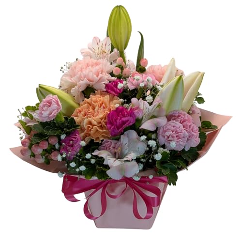 辻フラワーガーデン ゆり Mサイズ アレンジメント 日時指定可 ユリ 百合 生花 フラワーギフト 誕生日 おまかせ お任せ プレゼント お花 お祝い 白 花 ギフト 記念日 結婚 開店 歓迎 退職 カーネーション 妻 結婚記念日 旬のサムネイル