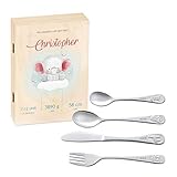 🎈 IDEALE GESCHENKIDEE FÜR JUNGEN: das Kinder Besteck Set ist eine großartige Geschenkidee zur Geburt, zur Taufe, zum 1., 2., 3., 4., 5. Geburtstag eines Kindes oder zu Weihnachten. Das Muster wurde extra für Jungen kreiert. Das Besteck mit den eingravierten Tiermotiven und der Namensgravur in Verbindung mit persönlichem Aufdruck wird zu einem einzigartigen aber zugleich praktischen Geschenk für lange Zeit! Es eignet sich ideal als erstes Besteck für ihre Liebsten!