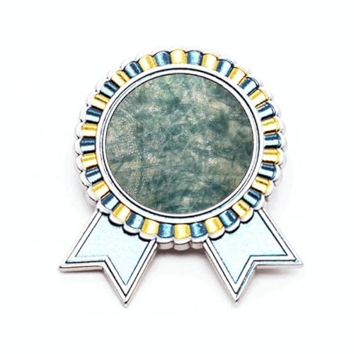 Broche en cuir bleu foncé pour personnaliser un manteau d'hiver avec élégance