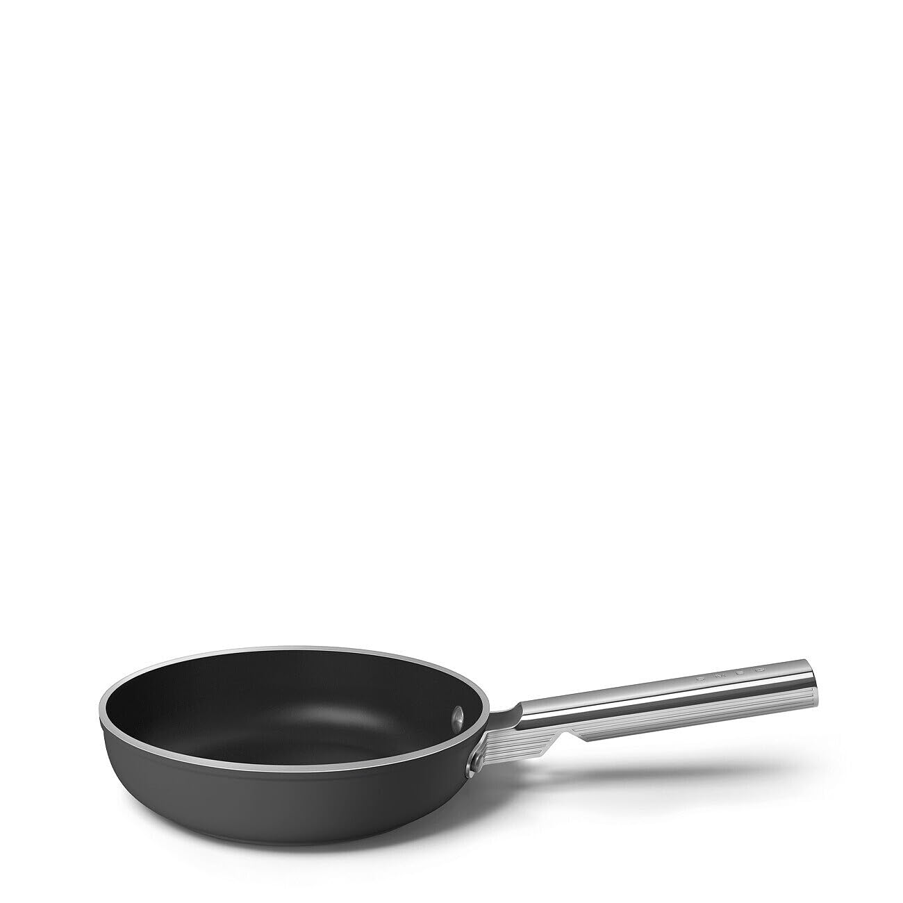Smeg, Poêle antiadhésive FPF2002BLM, diamètre 20 cm, revêtement céramique sans PFAS, manche en acier inoxydable, pour tous les plans de cuisson, jusqu'à 250° au four, capacité 1,5 L, noir mat