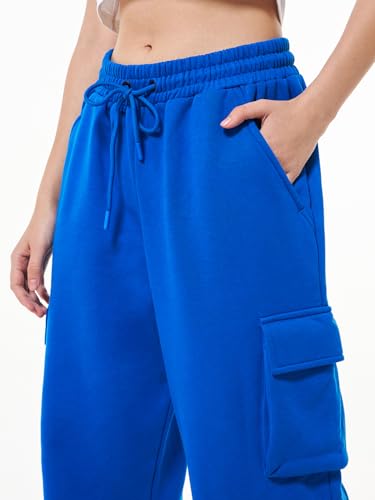 Image of Bewakoof Women's Fleece Super Loose Fit Joggers|Bewakoof Heavy Duty 1.0 | Track pants for woman | Lower for women | Multipurpose | Activewear | Utility Pockets | Lightweight & Flexible Elastic Waist | Casual Joggers | Loose Fit