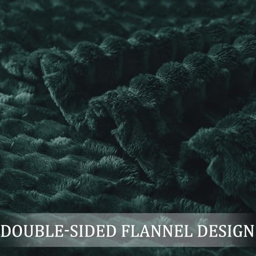 Exclusivo Mezcla Extra Large Soft Fleece Throw Blanket, 127x178 CM Stylish Jacquard Throw Blanket for Couch, Fuzzy Cozy Lightweight for All Season, Forest Green