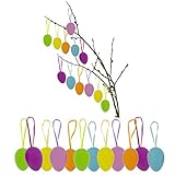 Farbenfrohe Plastikeier zum Aufhängen für Ihre Osterdekorationen