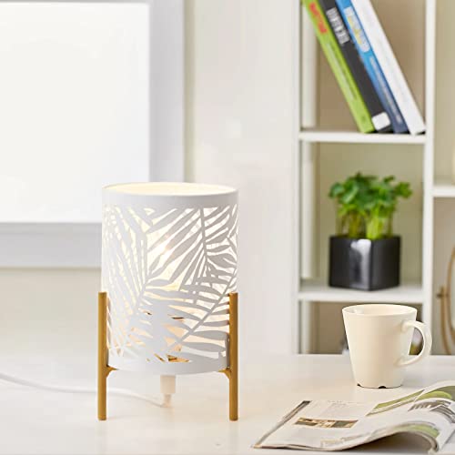 Lámpara de mesa decorativa con base trípode dorada y pantalla metálica blanca