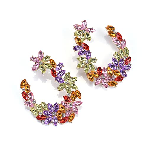 Boucles d'oreilles super flash en diamant pour illuminer un visage fatigué