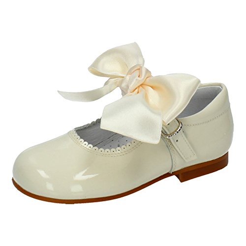 Merceditas Mercedes para niña de piel charol beige 4199 ideales para ceremonias en talla 30