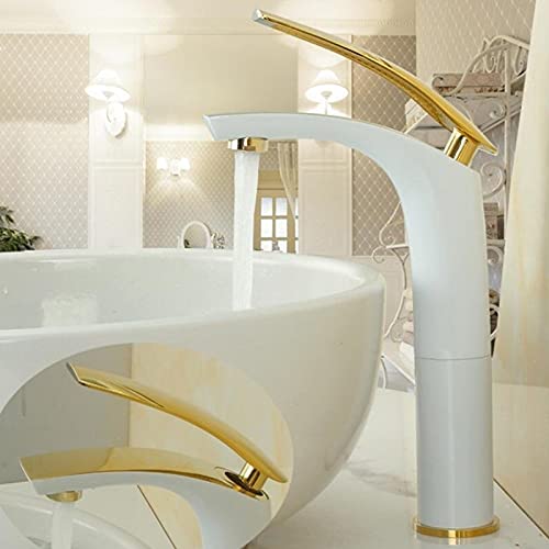 Mitigeur de lavabo haut pour salle de bain design et routine matinale sereine