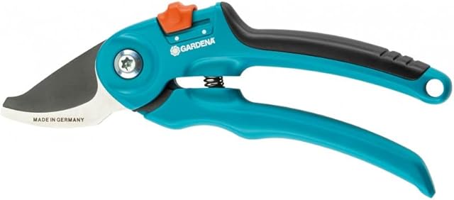 Gardena Garden Secateurs B/S: Stable vine shears with a bypass blade for green wood of up to 20 mm in diameter, angled cutting head, two handle positions, with sap groove and wire cutter (8854-20)