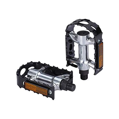 BBB Cycling Flat Pedals with Reflectors Cover