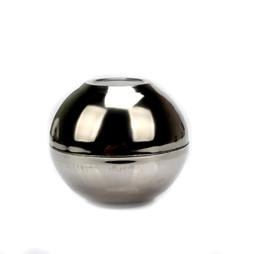 L'eau Apparaît Dans Un Bol Vide Scène Tours De Magie