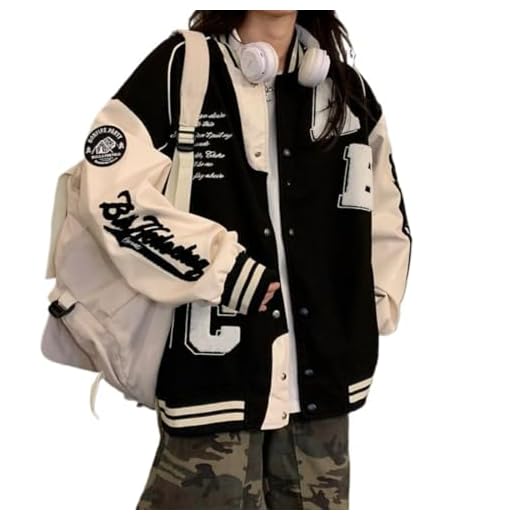 17+ Fall Outfit Ideas for Women That Always Look Stylish Oversized varsity jacket