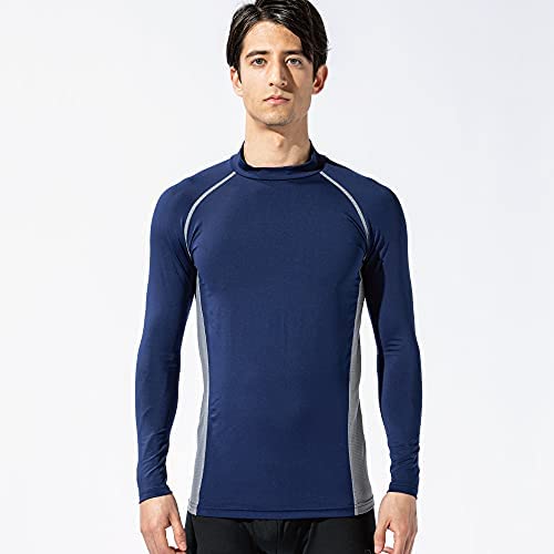 インナーを着用した男性