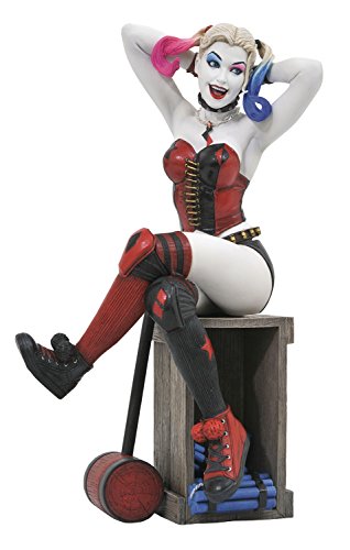 DIAMOND SELECT TOYS DC Gallery: Suicide Squad Harley Quinn PVC Diorama Figure, 8 inches