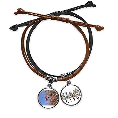 Bracelet Fleur de Printemps en cordon symbole de renouveau fait main