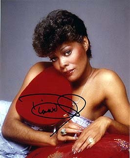 DIONNE WARWICK 8x10 Music Photo Signed In-Person
