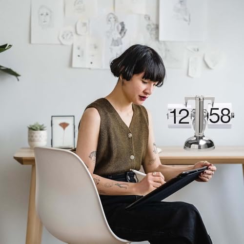 Image of Stainless Steel Retro Flip Clock, Mechanical Digital Desk Clock, Internal Gear Operated, Battery Powered for Home Office Decor, White, 23.1 Cm