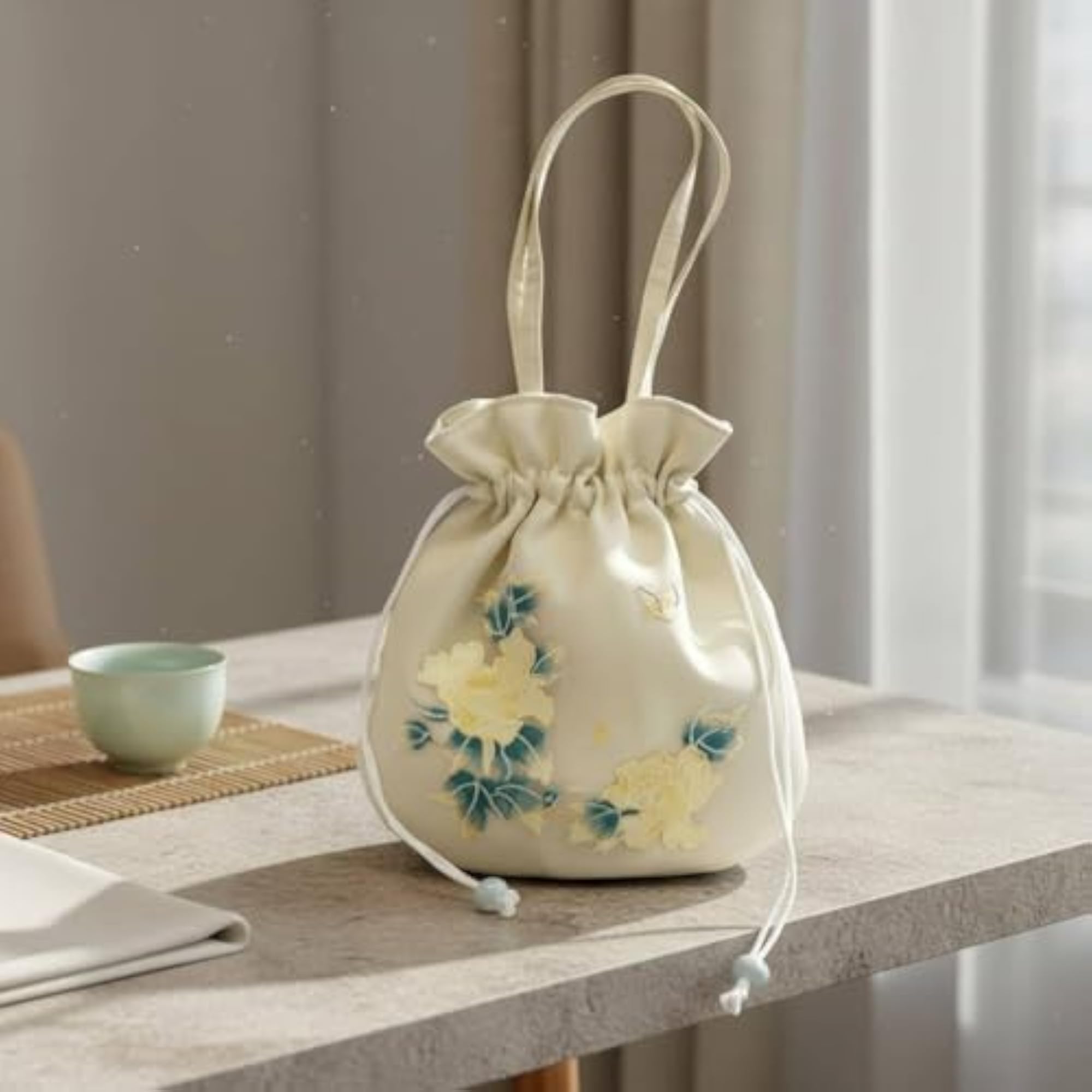 Traditional Chinese Drawstring Closure Tassel Purse