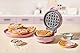 Bestron Mini-Waffeleisen mit Schneemann-Muster, kleiner Waffelmaker mit Antihaftbeschichtung, für Kindergeburtstage, Familienfeiern, Ostern oder Weihnachten, Retro Design, 550 Watt, Farbe: Pink