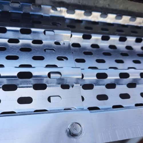 Seeutek Gutter Guards 5 Inch, 32pcs 40" Leaf Filter Gutter Protection Mill Finish Aluminum Gutter Cover System, Easy DIY Leaf Guard for Gutters fits Any Roof Gutter Type Total Length 108FT by Seeutek - Image 6