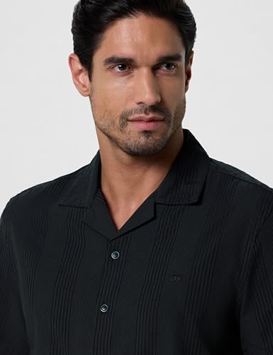 Image of Peter England Men's Casual Half Sleeve Resort Collar Shirt in 100% Cotton Seersucker with Striped Design