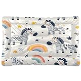 Matériaux : le joli tapis de lit zébré pour chien est fabriqué en polyester de haute qualité, la surface à poils courts est chaude, respirante et douce pour la peau, et le rembourrage est complet pour fournir un soutien doux et confortable pour une expérience de sommeil confortable pour les animaux de compagnie