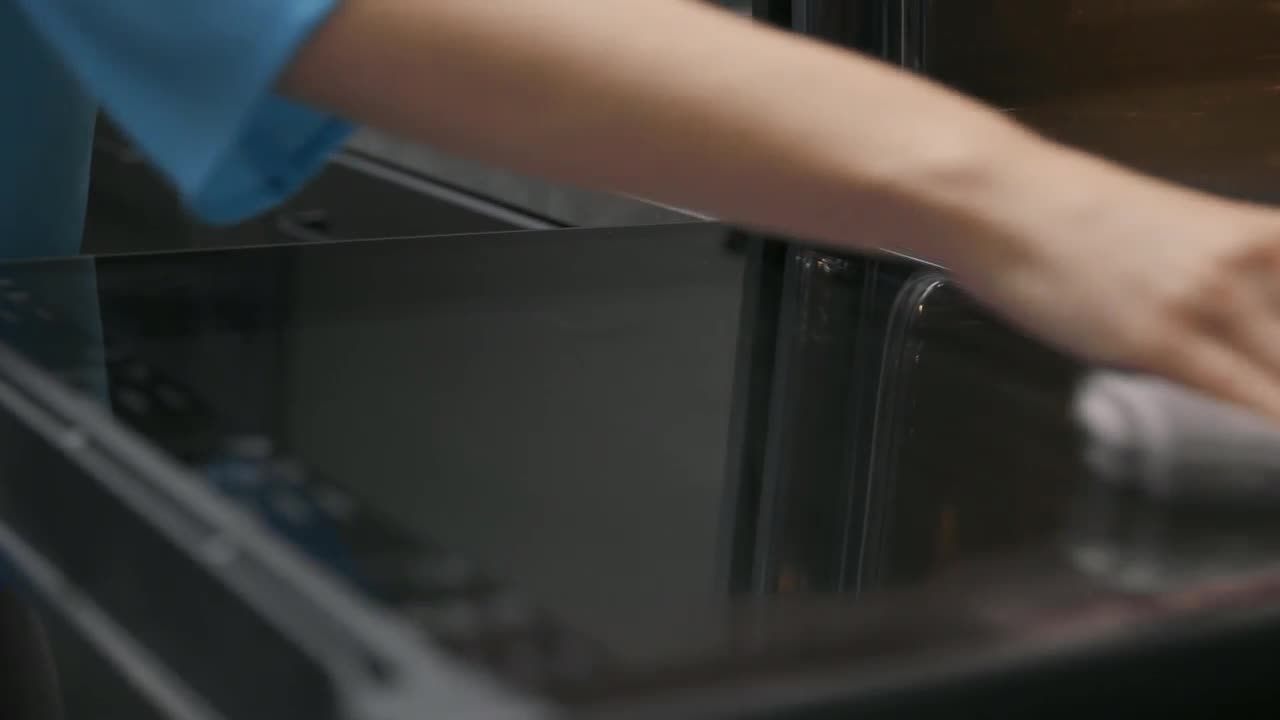 AEG-BEE435111M-Horno-Multifuncion-con-Funcion-Limpieza-AquaClean-9-funciones-Coccion-Uniforme-Ventilador-XXL-Pantalla-LCD-Tactil-Antihuellas-Bandeja-XXL-Inox-Clase-A-72-Litros