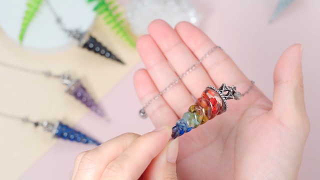 Amazon.com: Jovivi Natural 7 Chakra Crystal Pendulums for