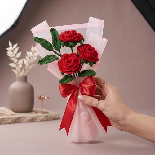 Image of Handmade Crochet Red Rose Bouquet, Artificial Forever Flowers, Acrylic Yarn, 25cm Height, Anniversary Birthday Valentine's Day Gift, 3 Roses with White Wrapping Paper and Red Bow