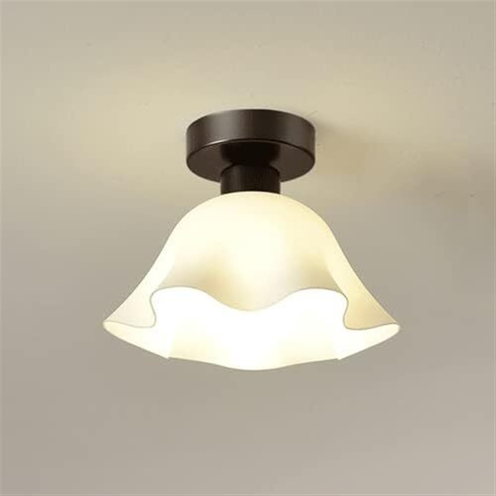 Plafonnier en métal chic couleur dark pour valoriser le design contemporain de vos escaliers