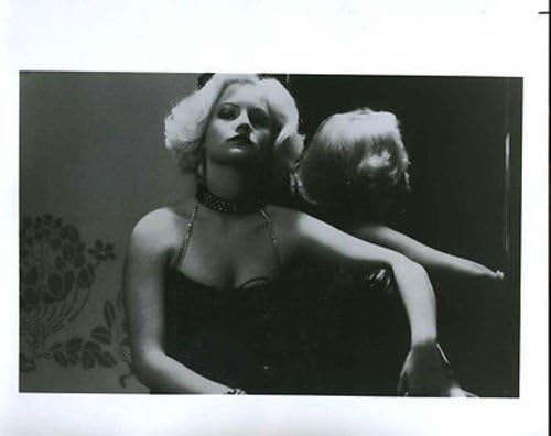 Jennifer Jason Leigh Men's Club 8x10" Photo #H912