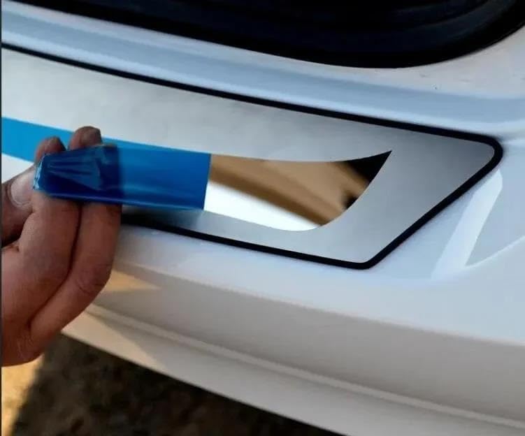 Plaque de seuil de coffre Golf 7 et Passat pour protéger vos bagages - 2
